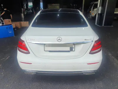 2016 Mercedes-Benz E 300 VIN: