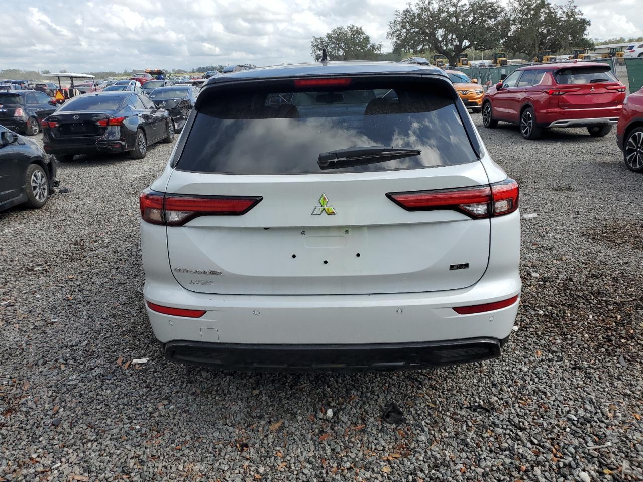 2024 MITSUBISHI OUTLANDER SEL VIN:JA4J3WA81RZ057992