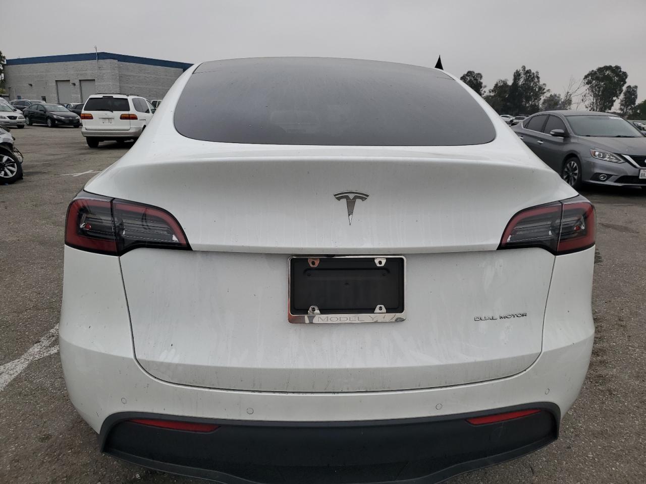 2022 TESLA MODEL Y  VIN:7SAYGDEE8NF512031