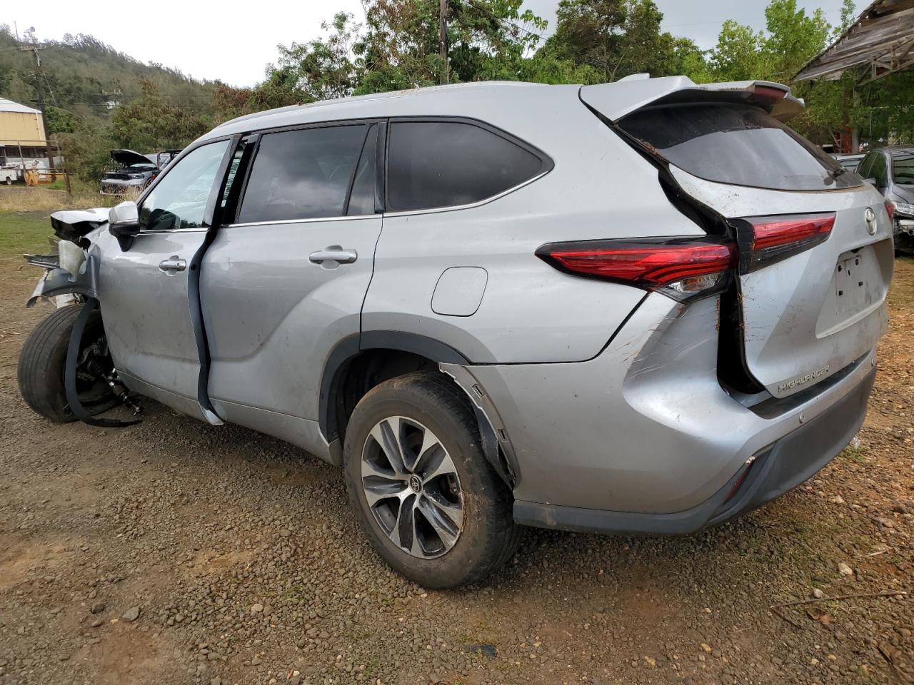 2022 TOYOTA HIGHLANDER XLE VIN:5TDGZRAH7NS546389