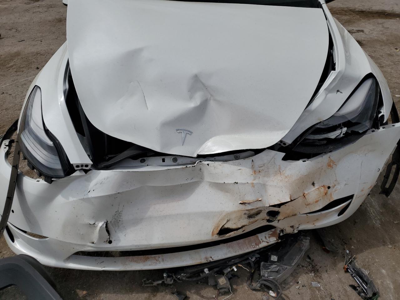 2022 TESLA MODEL Y  VIN:7SAYGDEF8NF373883