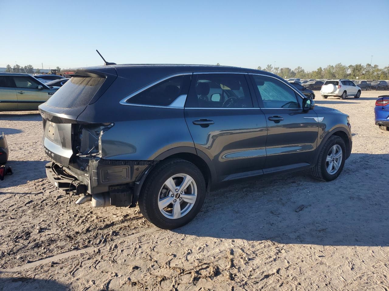 2022 KIA SORENTO LX VIN:5XYRG4LC3NG137015