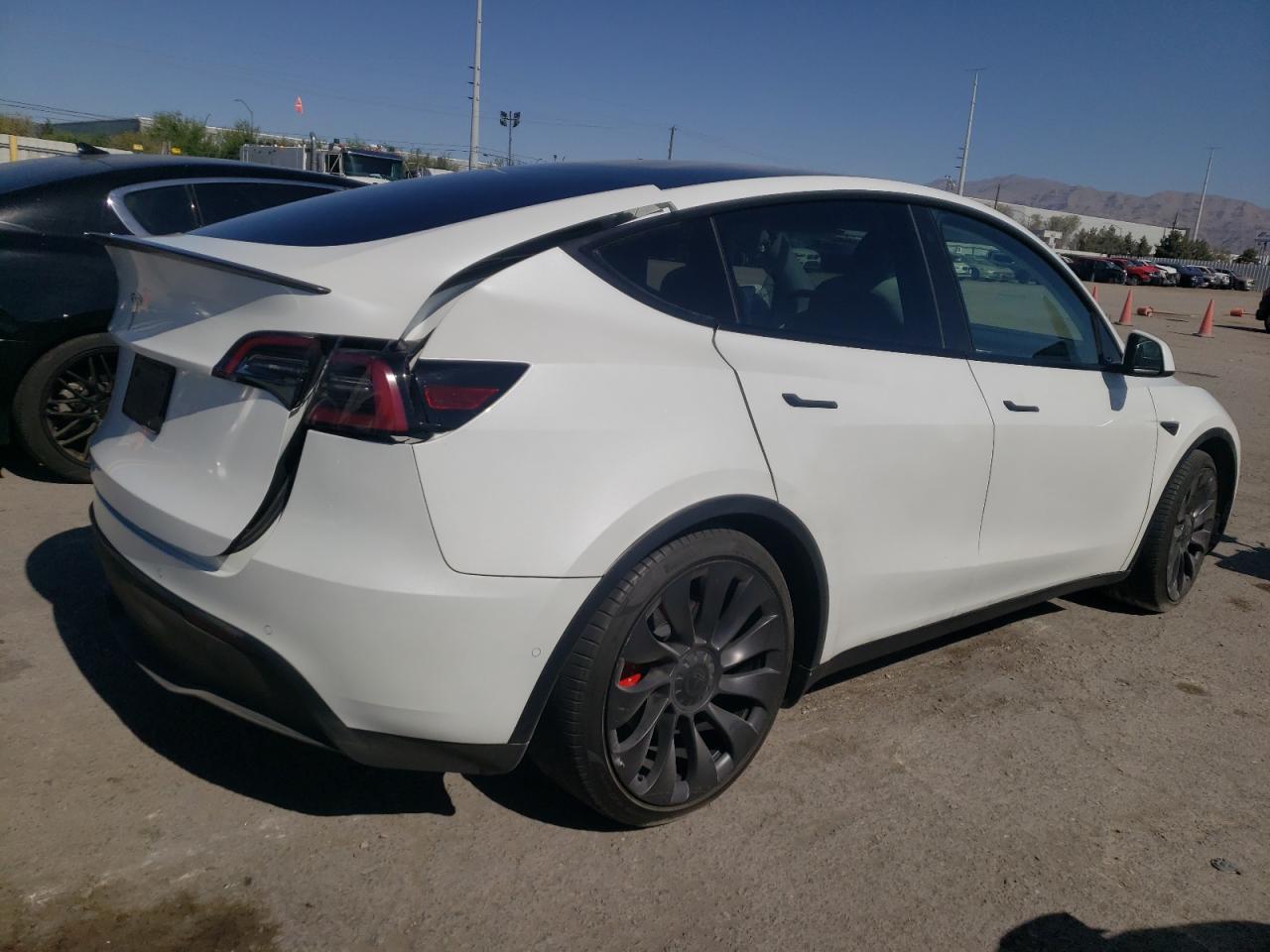 2022 TESLA MODEL Y  VIN:7SAYGDEF2NF395152