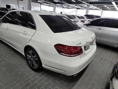 2015 Mercedes-Benz E 200 VIN: