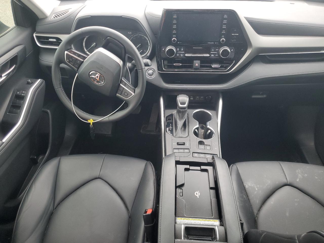 2022 TOYOTA HIGHLANDER XLE VIN:5TDHZRBH6NS592749