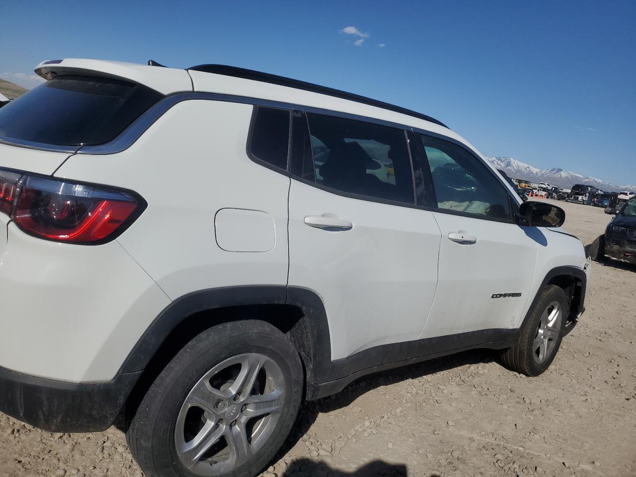 2023 JEEP COMPASS LATITUDE VIN:3C4NJDBN5PT561987