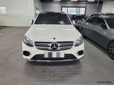 2019 Mercedes-Benz GLC 300 VIN: