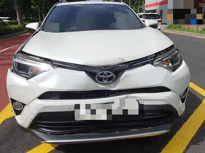 2017 Toyota RAV4 VIN: