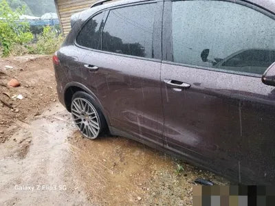 2017 Porsche Cayenne VIN: