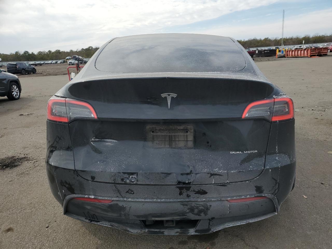 2023 TESLA MODEL Y  VIN:7SAYGDEE0PF690275