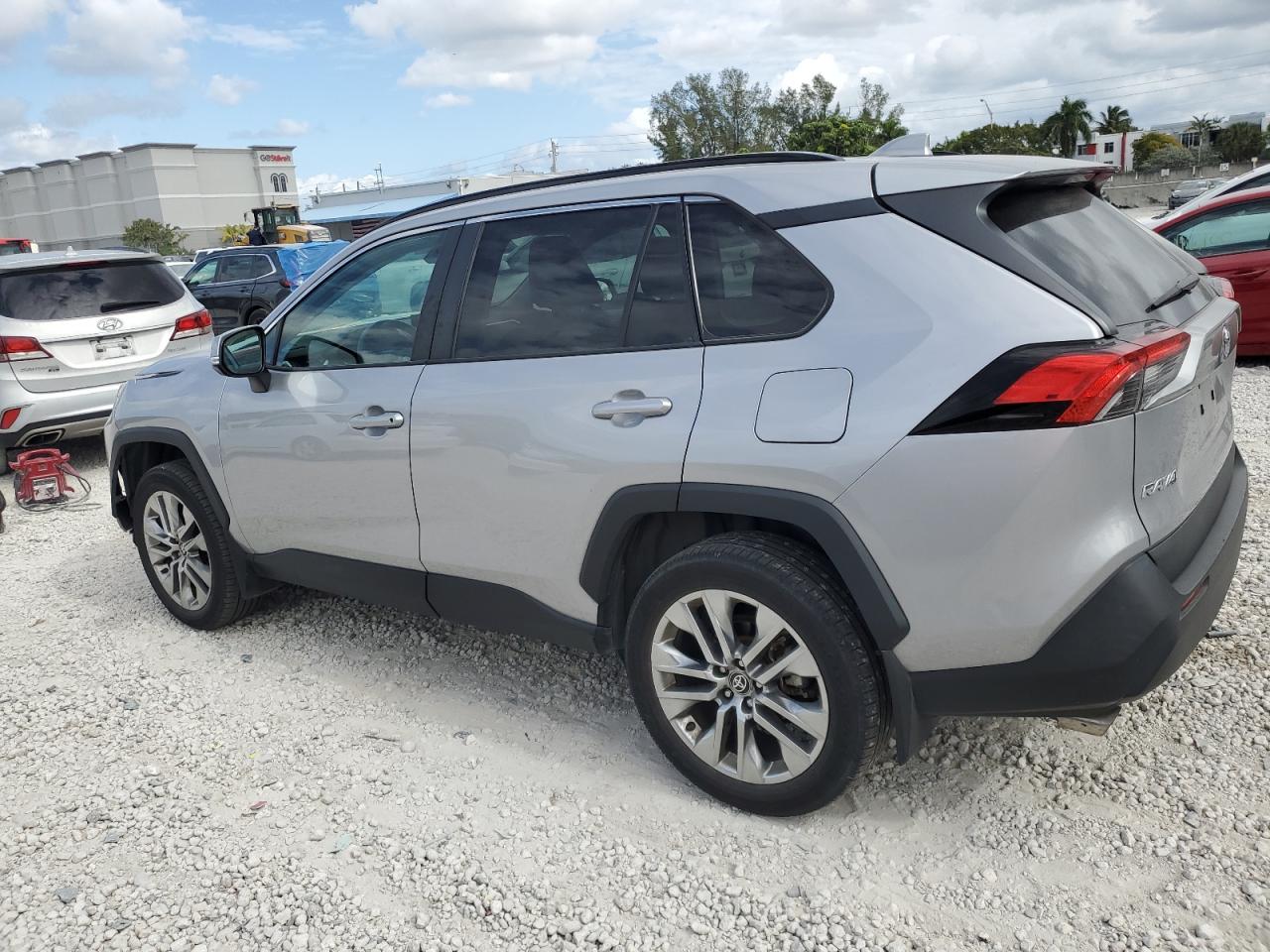 2022 TOYOTA RAV4 XLE PREMIUM VIN:2T3C1RFV6NC191607