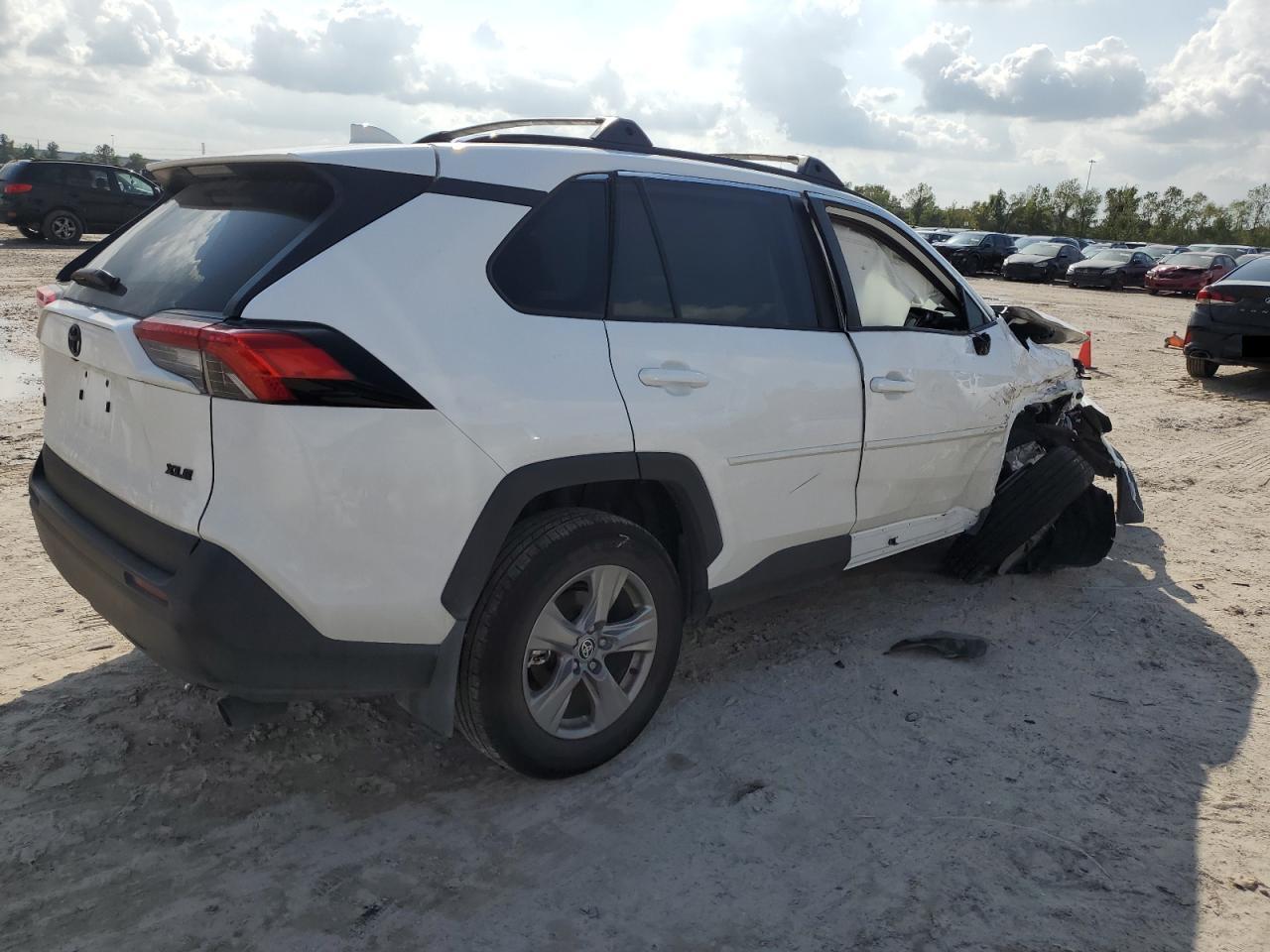 2024 TOYOTA RAV4 XLE VIN:2T3W1RFV2RW347160