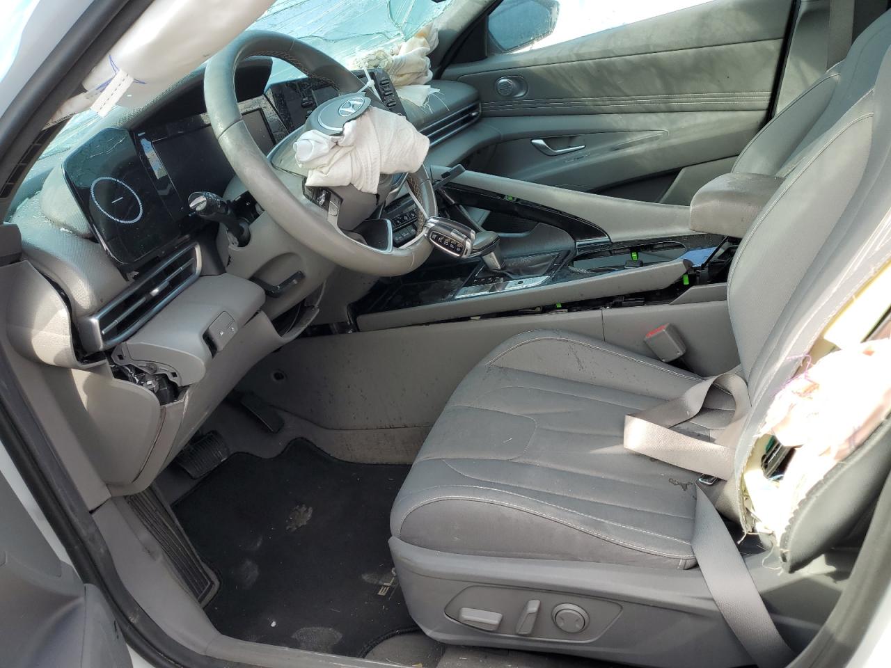 2022 HYUNDAI ELANTRA SEL VIN:5NPLN4AG2NH063306
