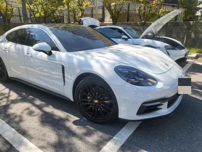 2018 Porsche Panamera VIN: