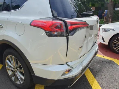 2017 Toyota RAV4 VIN: