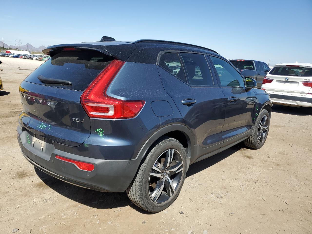 2022 VOLVO XC40 T5 R-DESIGN VIN:YV4162UM5N2695970