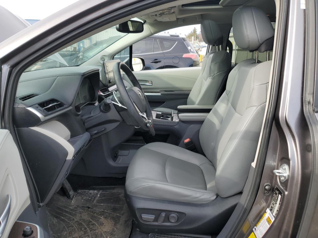 2022 TOYOTA SIENNA XLE VIN:5TDJSKFC4NS041571