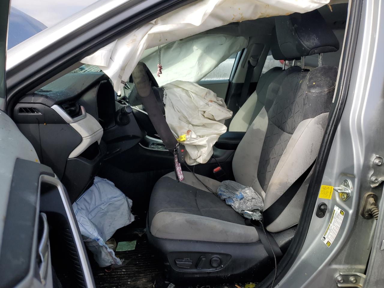 2023 TOYOTA RAV4 XLE VIN:2T3P1RFV7PW333918