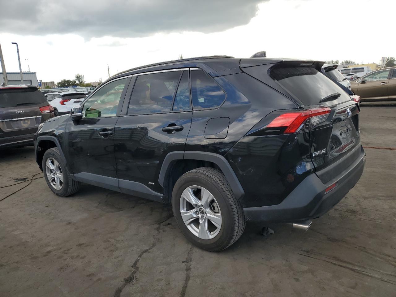 2022 TOYOTA RAV4 XLE VIN:JTMRWRFV2NJ055144