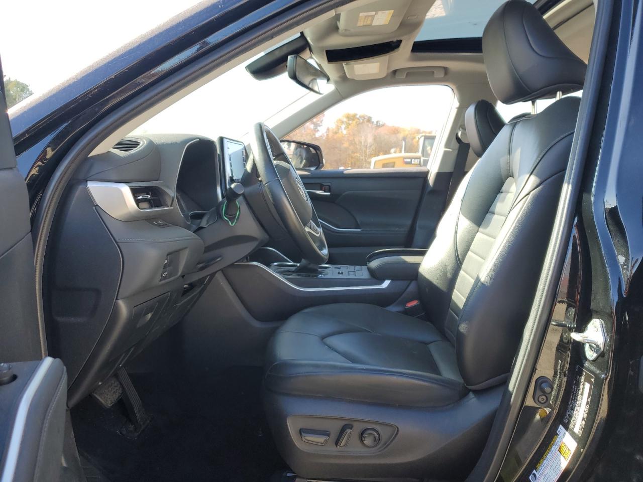 2022 TOYOTA HIGHLANDER XLE VIN:5TDGZRBH1NS579192