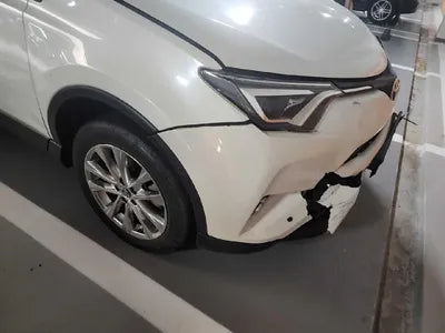 2018 Toyota RAV4 VIN: