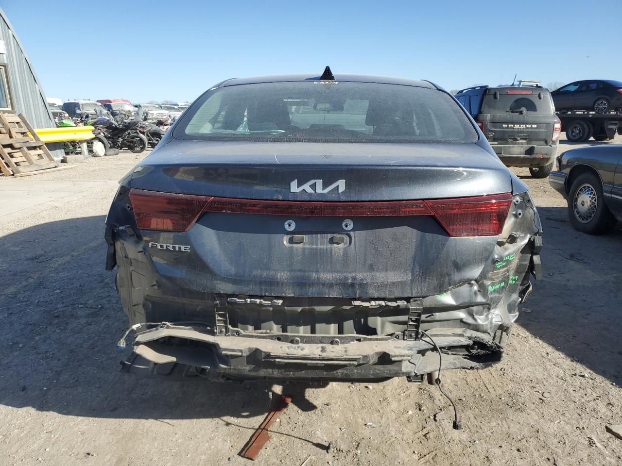 2022 KIA FORTE FE VIN:3KPF24AD4NE448656