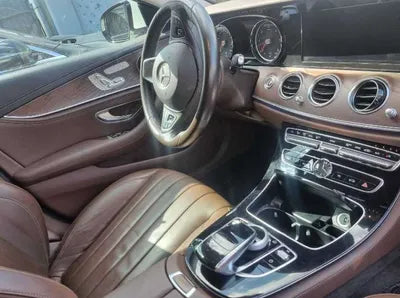 2016 Mercedes-Benz E 220 VIN:
