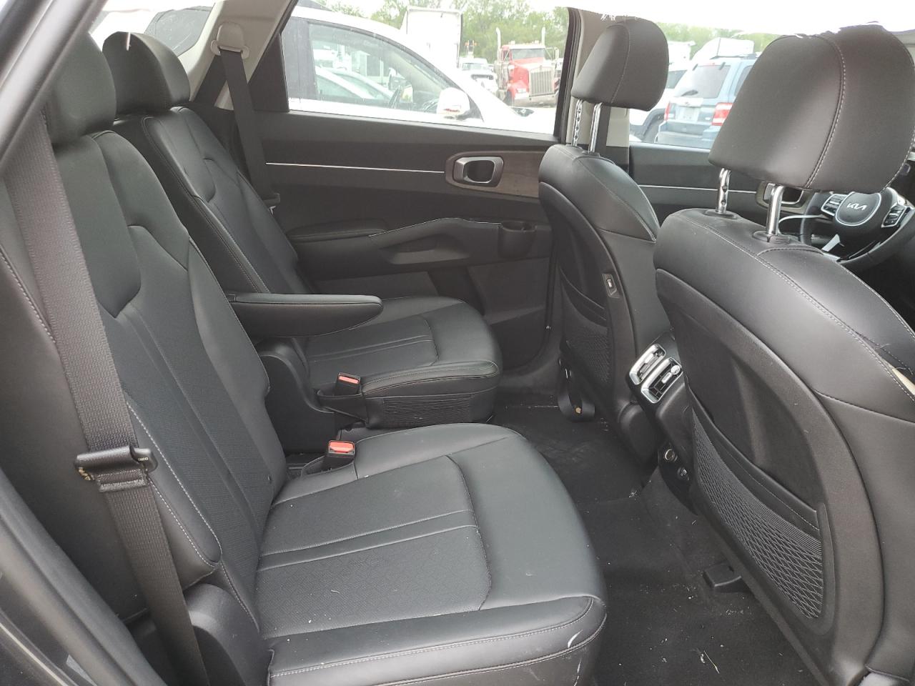 2022 KIA SORENTO EX VIN:5XYRHDLF9NG157857