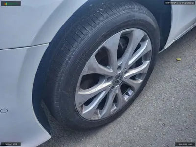 2019 Mercedes-Benz E 300 WDDZF4KB3KA677770 VIN:WDDZF4KB3KA677770