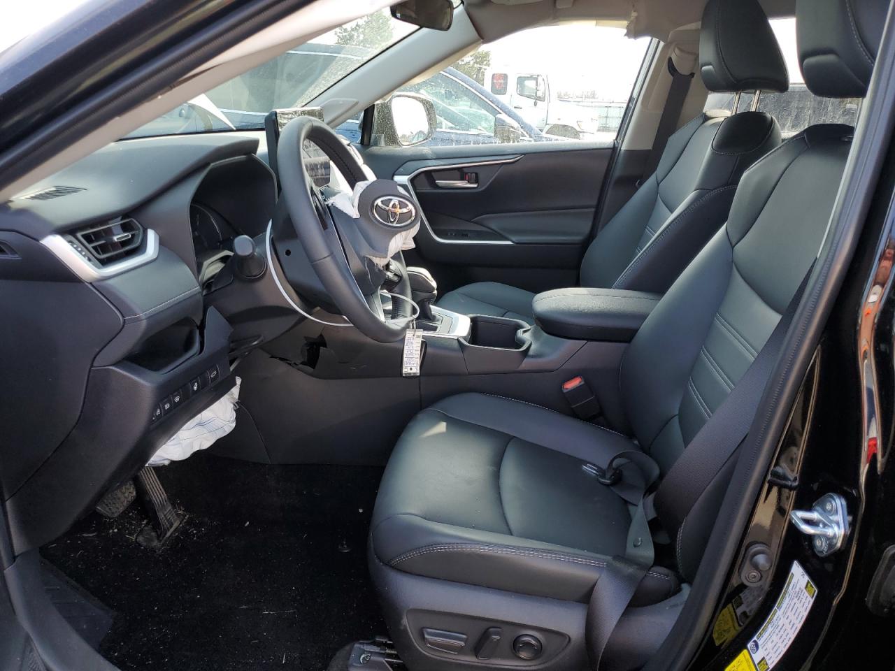 2024 TOYOTA RAV4 XLE PREMIUM VIN:2T3A1RFV5RW495698
