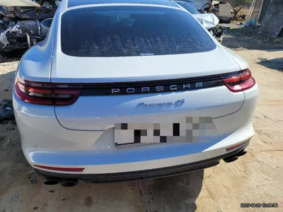2018 Porsche Panamera VIN:
