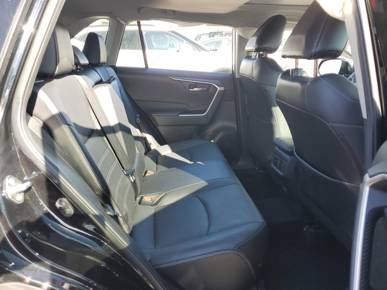 2022 TOYOTA RAV4 XLE PREMIUM VIN:2T3C1RFV2NW203038