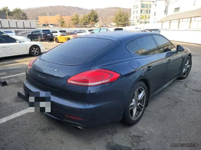 2015 Porsche Panamera VIN: