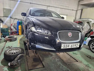 2014 Jaguar XF VIN: