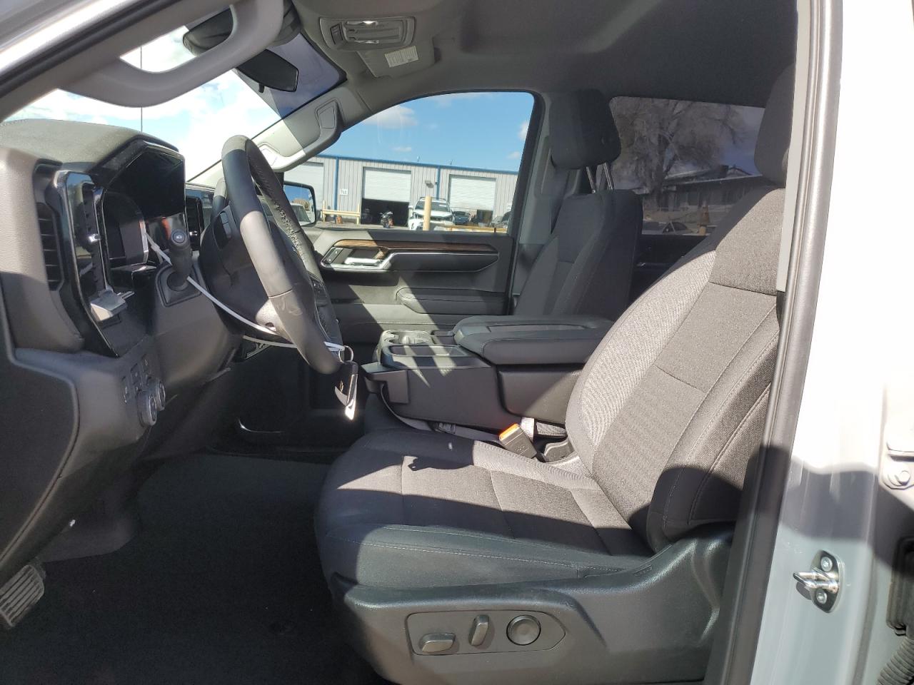 2024 CHEVROLET SILVERADO K1500 LT VIN:2GCUDDED7R1220844