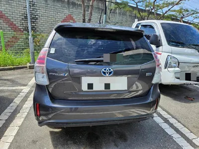 2015 Toyota Prius v VIN: