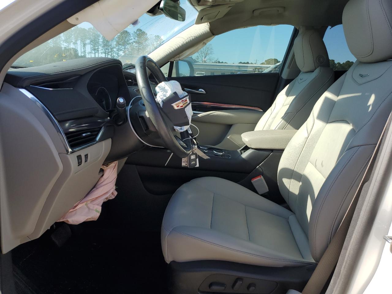 2023 CADILLAC XT4 LUXURY VIN:1GYAZAR43PF122536