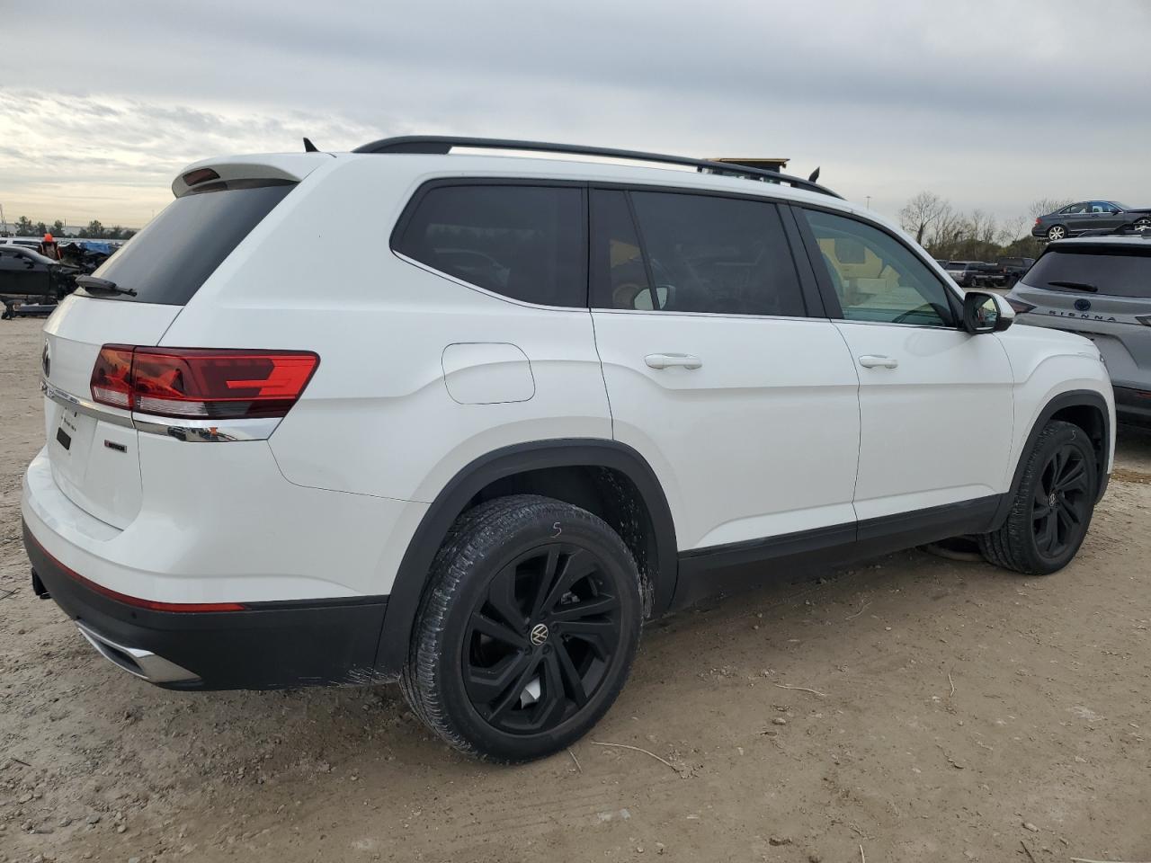 2022 VOLKSWAGEN ATLAS SE VIN:1V2HR2CA5NC516268