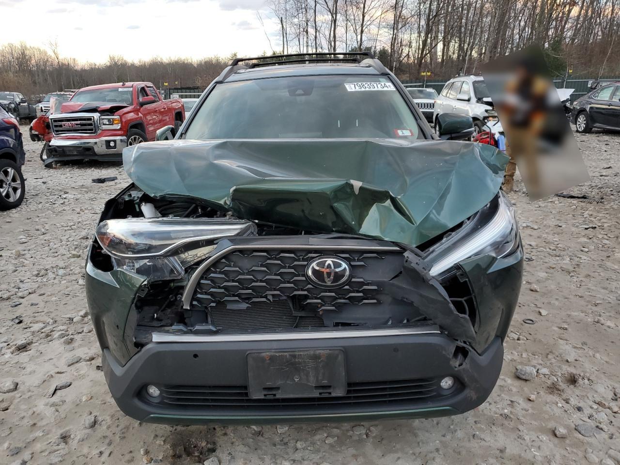 2022 TOYOTA COROLLA CROSS XLE VIN:7MUDAABG8NV004483