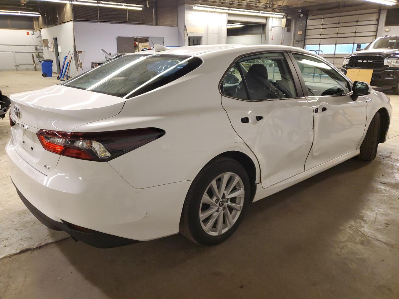 2022 TOYOTA CAMRY LE VIN:4T1C11AK9NU670481