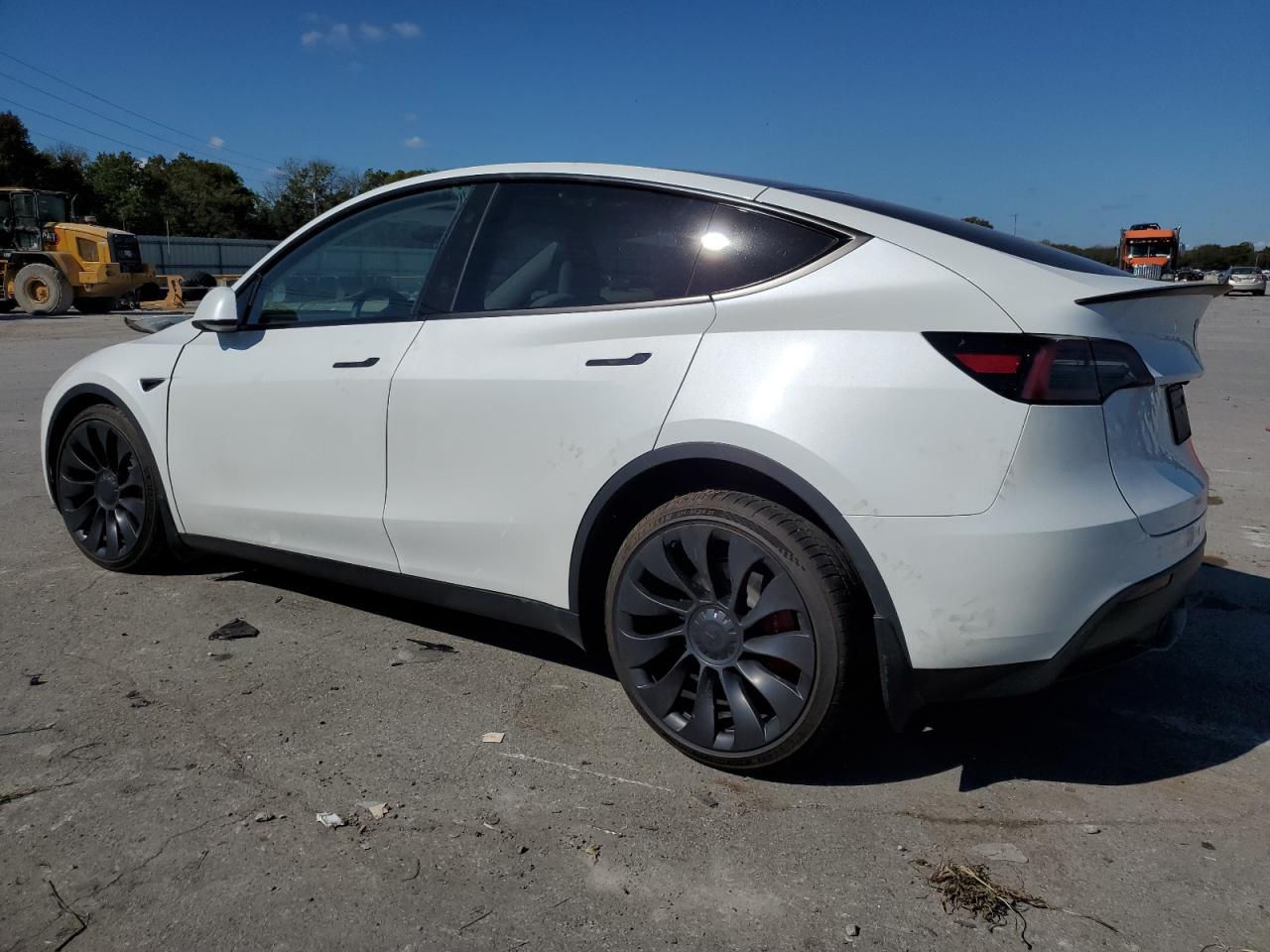 2023 TESLA MODEL Y  VIN:7SAYGDEF8PF864666