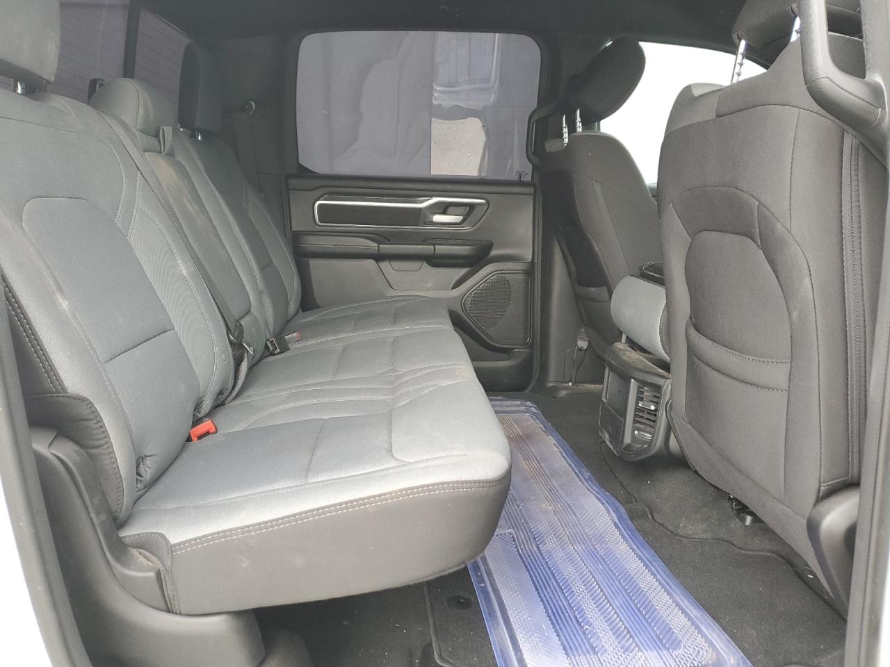 2024 RAM 1500 BIG HORN/LONE STAR VIN:3FAHP0HA7CR264645