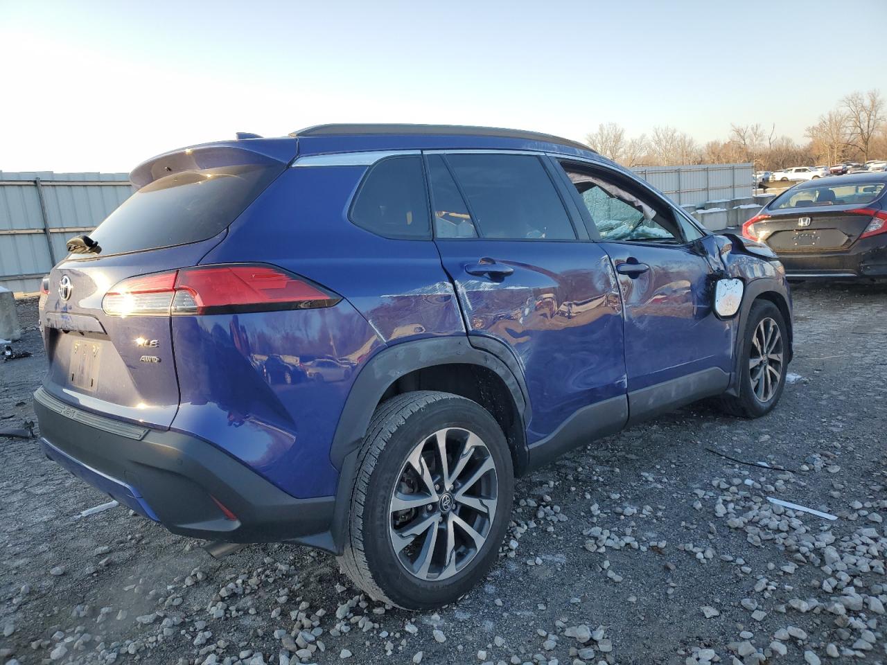 2022 TOYOTA COROLLA CROSS XLE VIN:7MUDAABG4NV016243