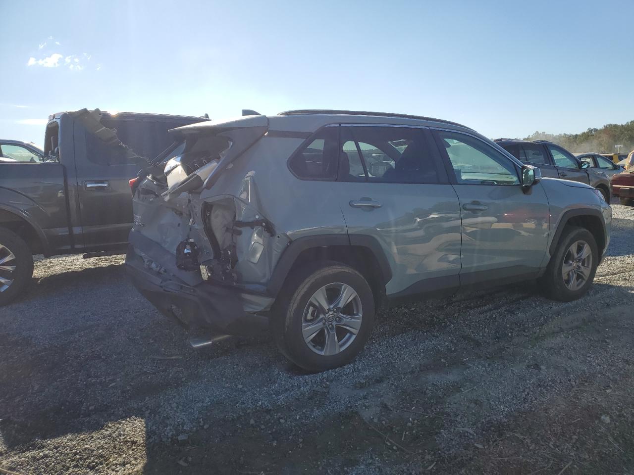 2022 TOYOTA RAV4 XLE VIN:2T3W1RFV8NW190020