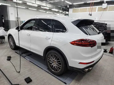 2015 Porsche Cayenne VIN: