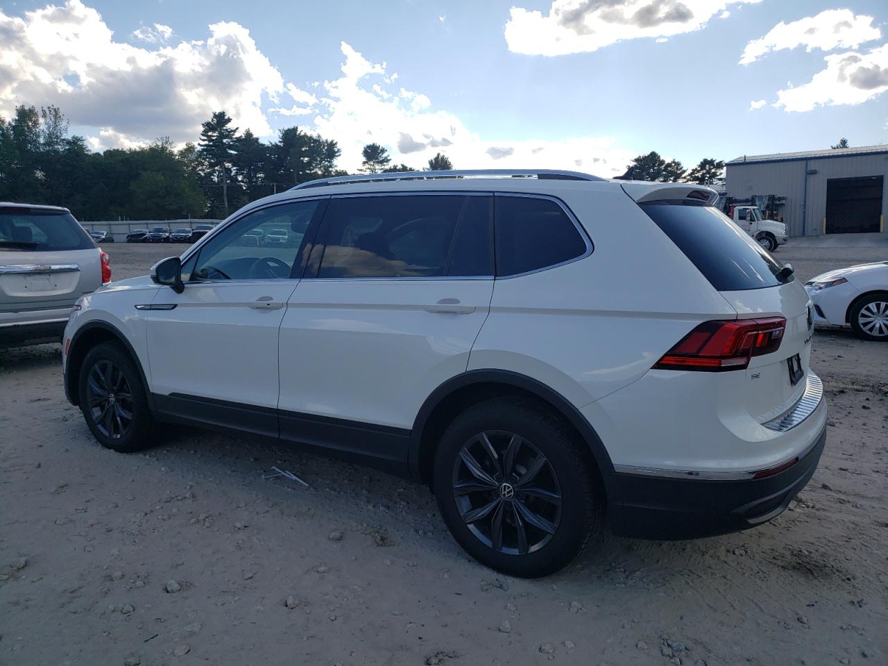 2023 VOLKSWAGEN TIGUAN SE VIN:3VVMB7AX2PM027824