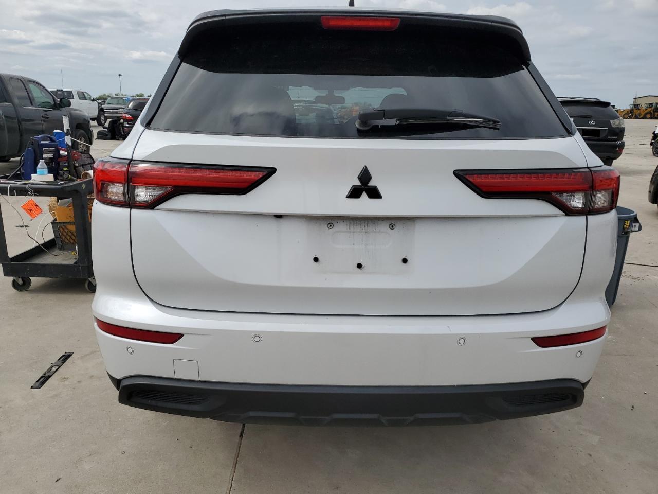 2022 MITSUBISHI OUTLANDER ES VIN:JA4J3TA80NZ064893