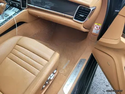 2014 Porsche Panamera NONE VIN: