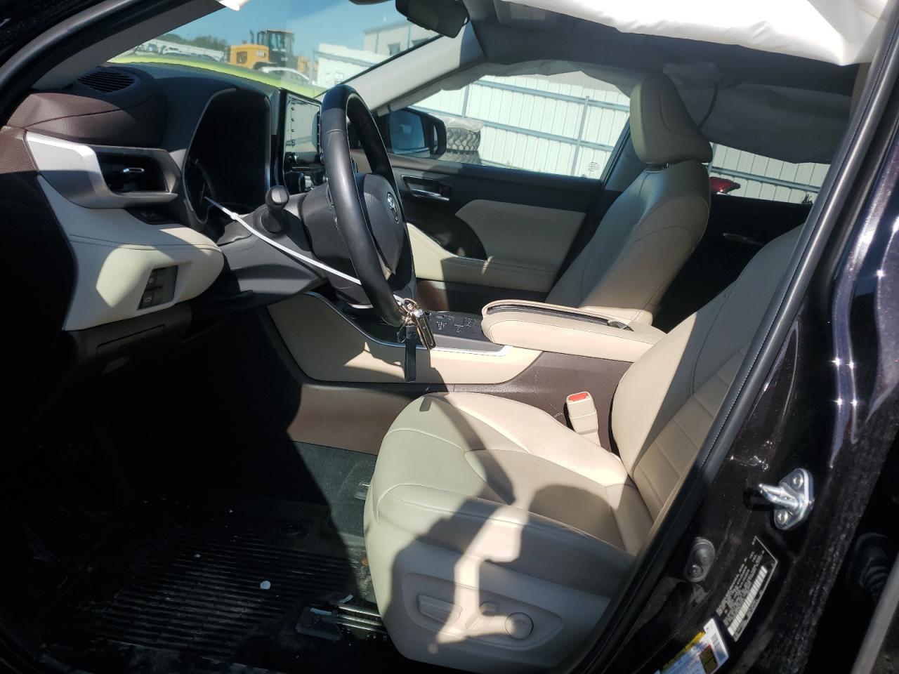 2022 TOYOTA HIGHLANDER XLE VIN:5TDHZRBH1NS228013