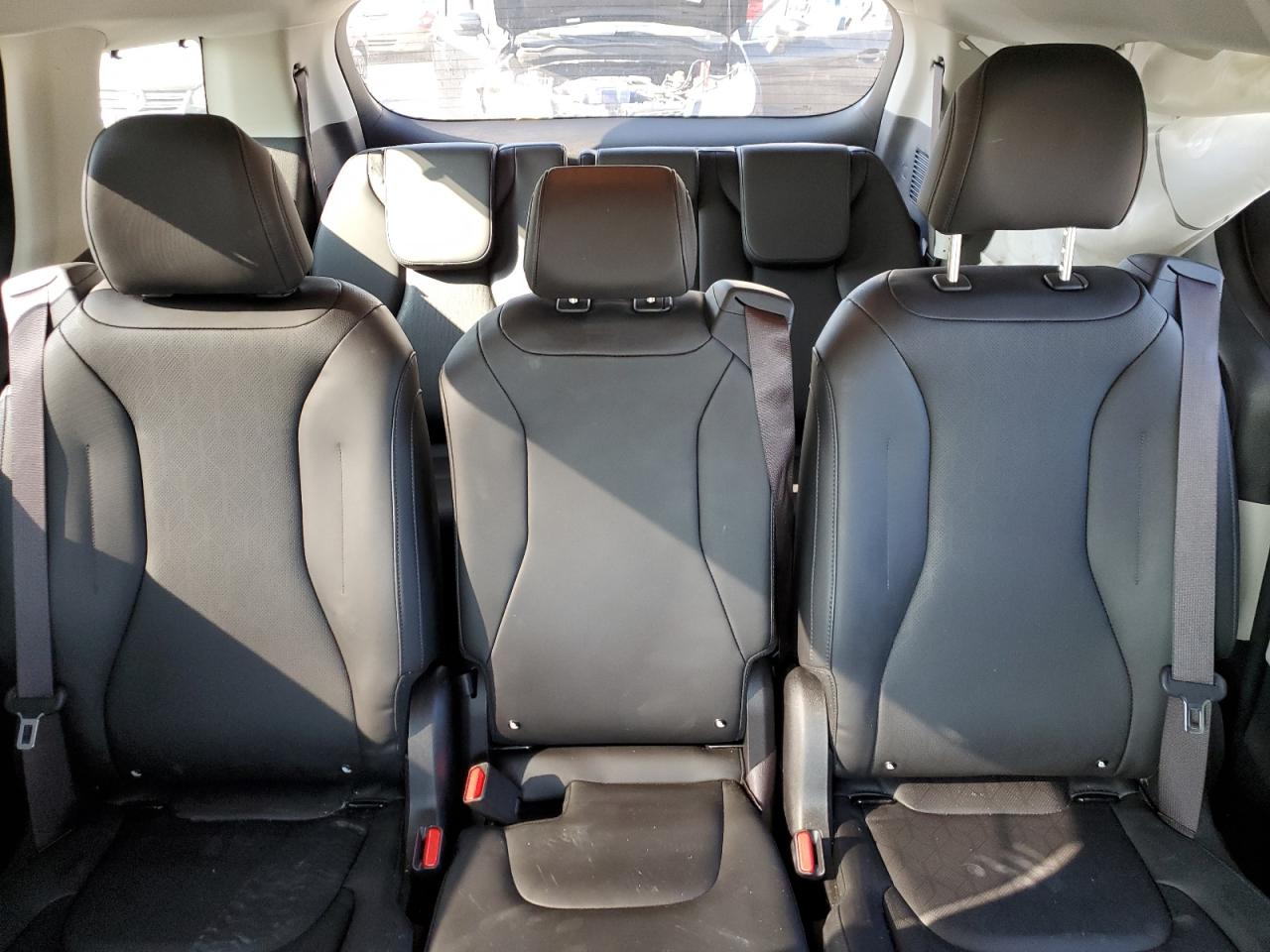 2022 KIA CARNIVAL EX VIN:KNDNC5H35N6113486